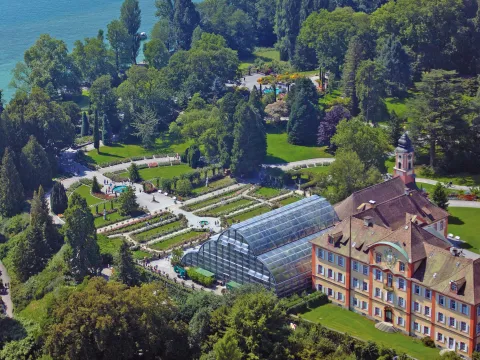 Insel Mainau / Achim Mende Luftaufnahmen von Schloss Mainau, Palmenhaus und Italienischer Rosengarten