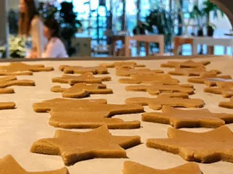 Adventsbacken Täglich Brot, Plätzchen in Sternform
