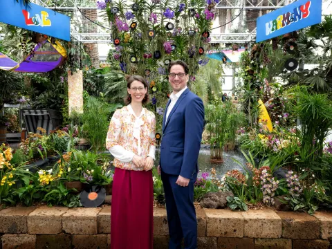 Insel Mainau / Rainer M. Hohnhaus Bettina Gräfin Bernadotte und Björn Graf Bernadotte in der Orchideenschau 2024