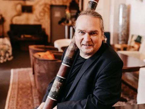 Michael T. Otto mit Didgeridoo