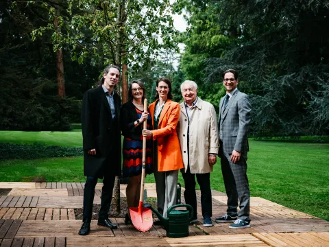 Baumpflanzung zum 50. Geburtstag der Lennart-Bernadotte-Stiftung 