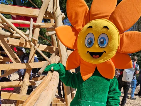 Insel Mainau / Marketing Blumi mit Kugelbahn