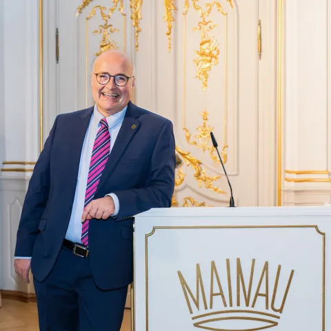 Harald Maier, Generalsekretär des Landesmusikrats Baden-Württemberg, im Weißen Saal von Schloss Mainau
